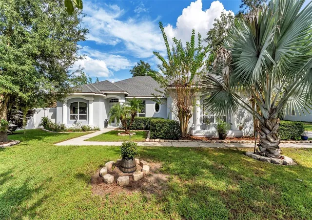 Photo 2 of Single family home for sale at 6626 Royal Forest Dr, Lakeland, FL 33811 | MLS# L4965691 | Listing updated on 2026-10-20