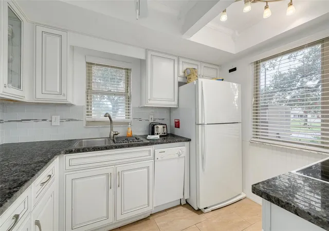Photo 3 of Condo for sale at 2476 Laurelwood Dr #C, Clearwater, FL 33763 | MLS# TB8556802 | Listing updated on 2026-10-10