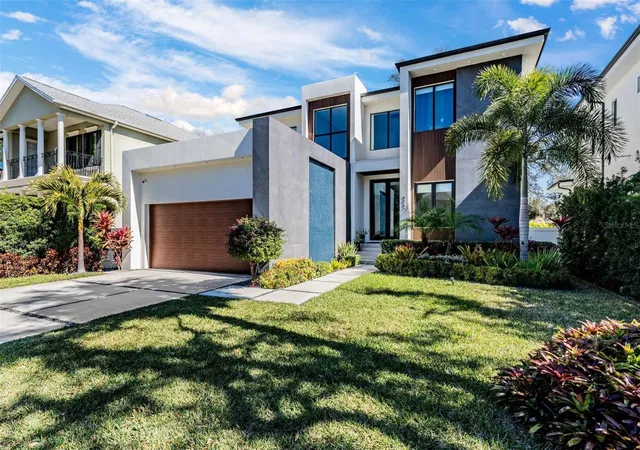 Photo 1 of Single family home for sale at 212 S Renellie Dr, Tampa, FL 33609 | MLS# O6448865 | Listing updated on 2026-10-10