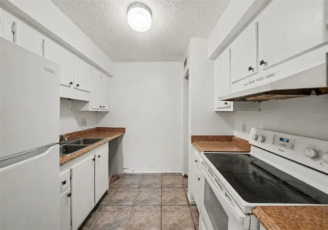 Photo 3 of Condo for sale at 305 E Wellington Ct #64, Tampa, FL 33604 | MLS# TB8556806 | Listing updated on 2026-10-10