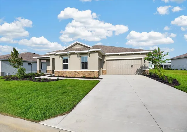 Photo 3 of Single family home for sale at 10330 Sw 106th Court, Ocala, FL 34481 | MLS# OM733791 | Listing updated on 2026-10-10
