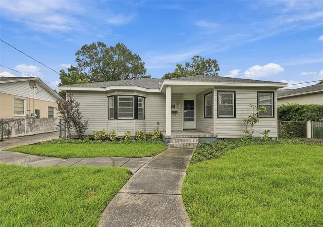 Single family home for sale at 212 S Bradford Ave, TAMPA, FL 33609 | MLS# TB8556812