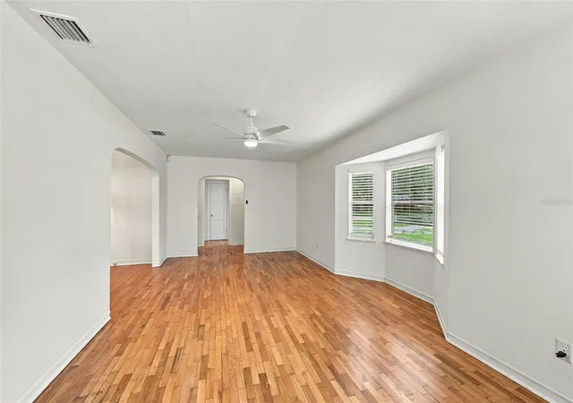 Photo 3 of Single family home for sale at 212 S Bradford Ave, Tampa, FL 33609 | MLS# TB8556812 | Listing updated on 2026-10-10