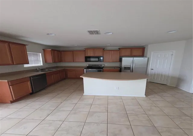 Photo 2 of Townhouse for sale at 4816 Chatterton Way, Riverview, FL 33578 | MLS# TB8556817 | Listing updated on 2026-10-09