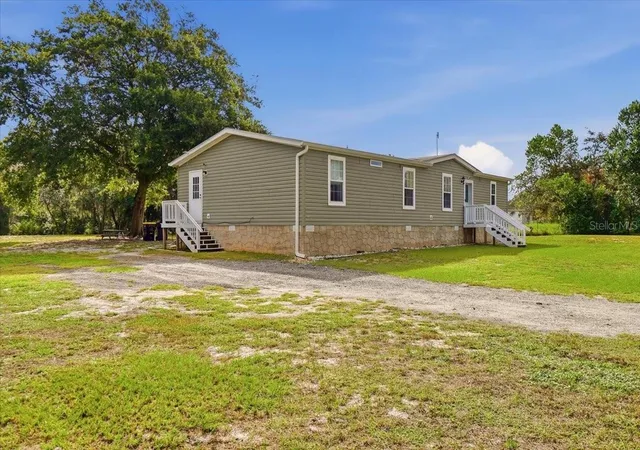Photo 3 of Manufactured home for sale at 4025 Cottage Hl St, Lake Wales, FL 33859 | MLS# L4965692 | Listing updated on 2026-10-11