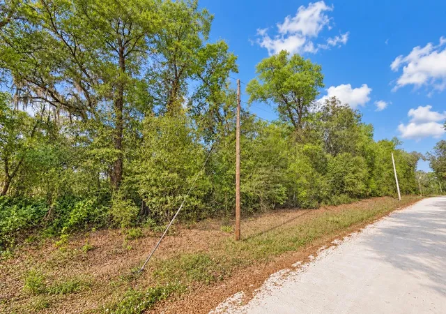 Photo 1 of Land for sale at 147 Fishermans Dr, Interlachen, FL 32148 | MLS# OM733794 | Listing updated on 2026-10-10