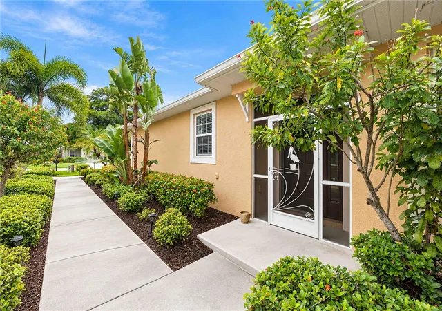 Photo 4 of House for sale at 299 Capulet Dr, Venice, FL 34292 | MLS# A4709136 | Listing updated on 2026-10-21