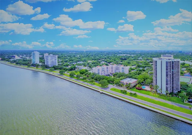 Photo 3 of Condo for sale at 2419 Bayshore Blvd #2N, Tampa, FL 33629 | MLS# TB8556826 | Listing updated on 2026-10-14