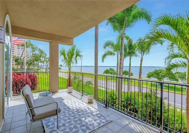 Listing Photo 4 - Condo for sale in building located at 2419 Bayshore Blvd, Tampa, FL 33629 - Unit #2N