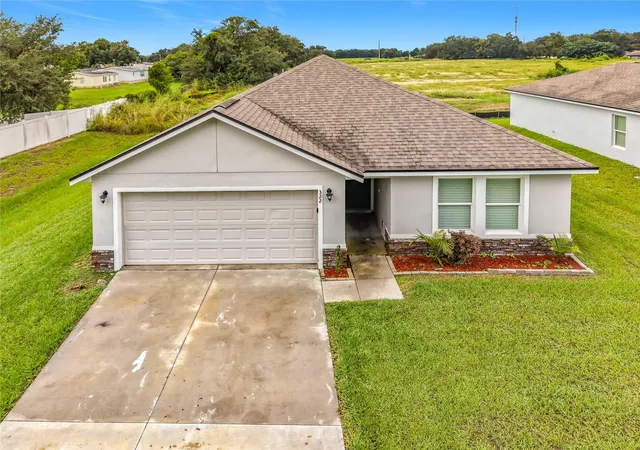 Photo 2 of Single family home for sale at 322 Judy Ln, Auburndale, FL 33823 | MLS# C7531832 | Listing updated on 2026-10-14