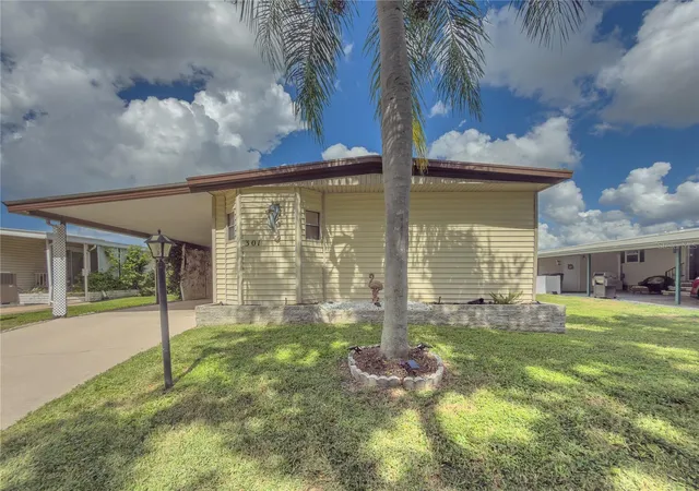 Manufactured home for sale at 808 53rd Avenue E #301, BRADENTON, FL 34203 | MLS# A4709137