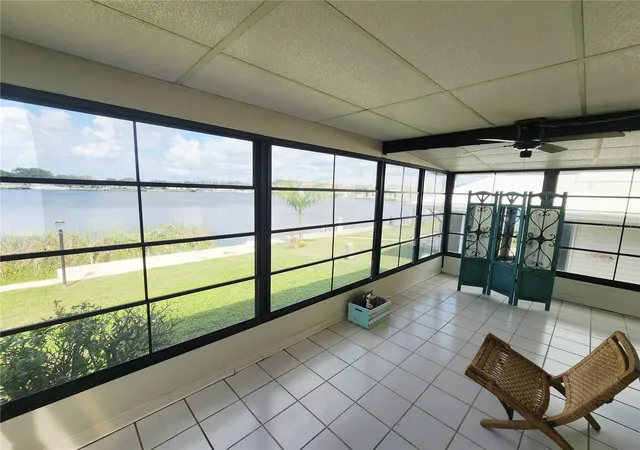 Photo 3 of Manufactured home for sale at 808 53rd Avenue E #301, Bradenton, FL 34203 | MLS# A4709137 | Listing updated on 2026-10-10