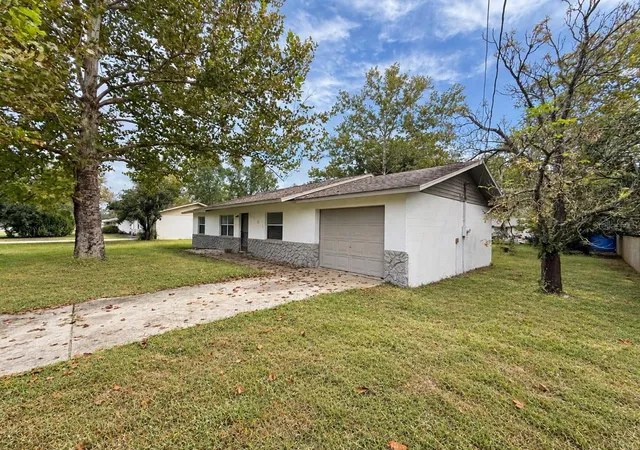 Photo 3 of Single family home for sale at 4305 Ne 25th Avenue, Ocala, FL 34479 | MLS# R4912141 | Listing updated on 2026-10-10