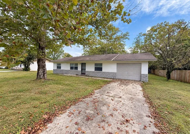 Photo 3 of Single family home for sale at 4305 NE 25th Avenue, Ocala, FL 34479 | MLS# R4912141 | Listing updated on 2026-10-10