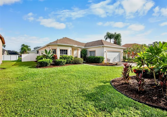 Photo 2 of Single family home for sale at 7303 52nd Terrace E, Bradenton, FL 34203 | MLS# A4709141 | Listing updated on 2026-10-11
