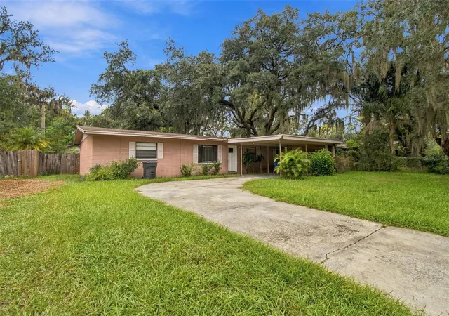 Single family home for sale at 8010 Sharon Dr, TAMPA, FL 33617 | MLS# TB8556844