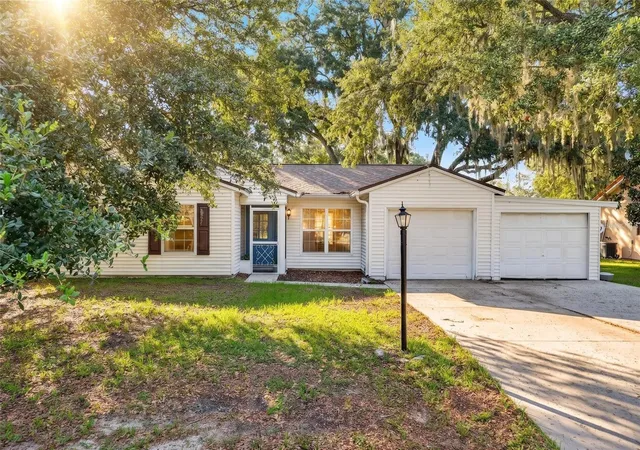 Photo 2 of Single family home for sale at 303 Oak Trak Pass, Ocala, FL 34472 | MLS# OM733801 | Listing updated on 2026-10-10