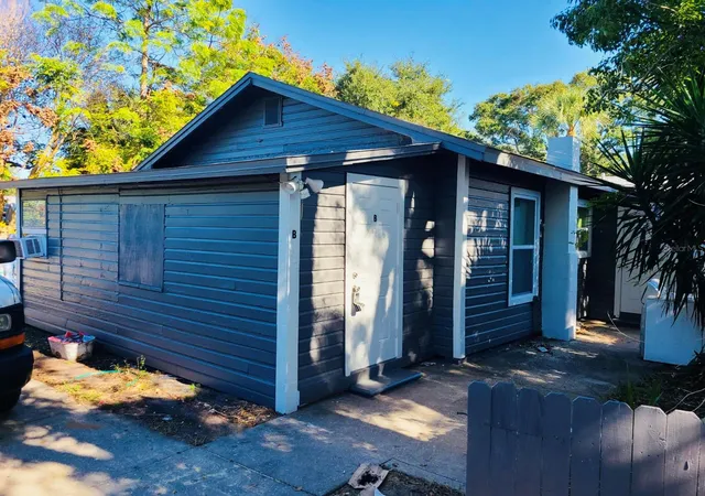 Photo 1 of Multi family home for sale at 602 4th Avenue Nw, Largo, FL 33770 | MLS# S5159276 | Listing updated on 2026-10-10