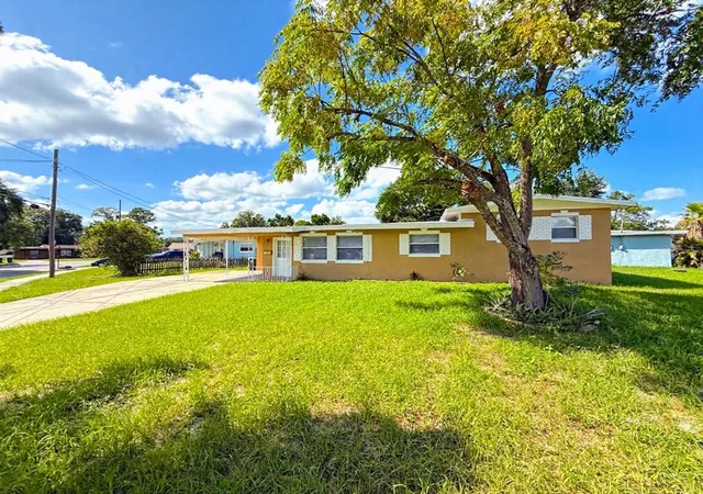 Photo 2 of Single family home for sale at 1314 Hialeah Dr, Orlando, FL 32808 | MLS# O6448908 | Listing updated on 2026-10-10
