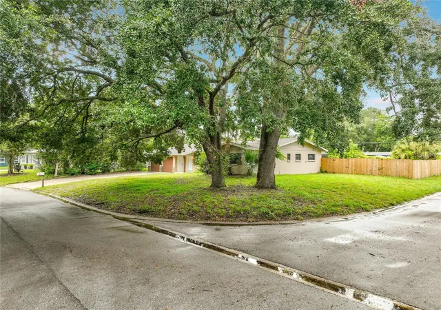 Photo 3 of Single family home for sale at 731 Bongart Rd, Winter Park, FL 32792 | MLS# O6448911 | Listing updated on 2026-10-10