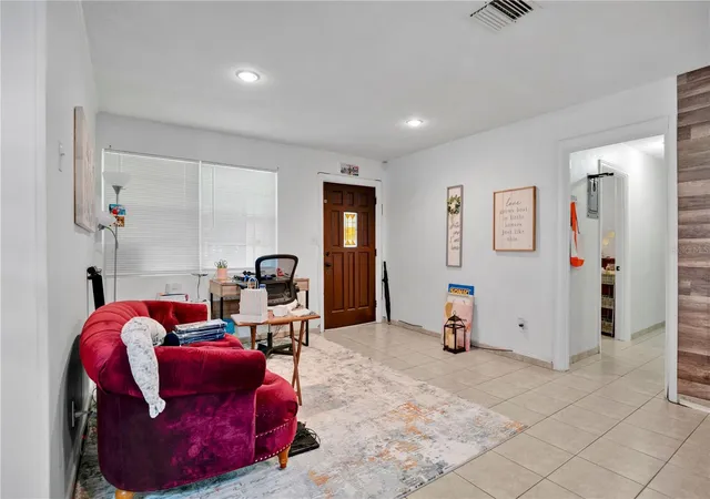 Photo 4 of Single family home for sale at 1802 Egan Dr, Orlando, FL 32822 | MLS# O6448912 | Listing updated on 2026-10-10