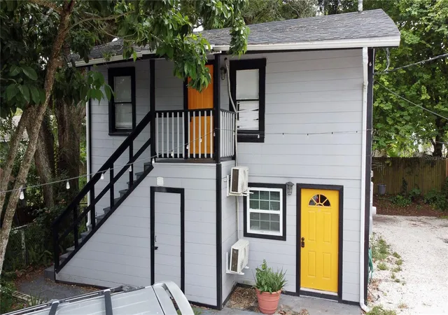 Photo 3 of Single family home for sale at 1021 E Cayuga St, Tampa, FL 33603 | MLS# TB8556867 | Listing updated on 2026-10-10