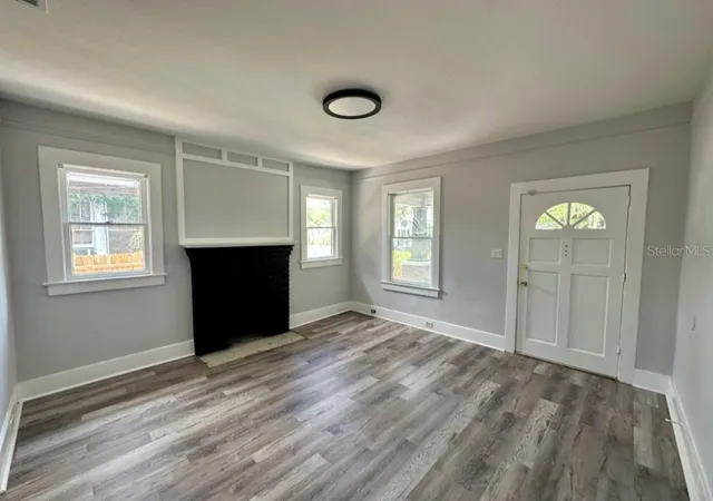 Photo 4 of Single family home for sale at 1021 E Cayuga St, Tampa, FL 33603 | MLS# TB8556867 | Listing updated on 2026-10-10