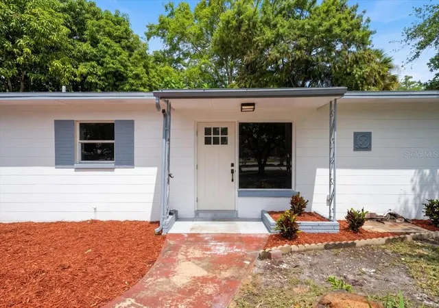 Photo 3 of Single family home for sale at 6810 Dr Martin Luther King Jr St N, Saint Petersburg, FL 33702 | MLS# TB8556868 | Listing updated on 2026-10-10