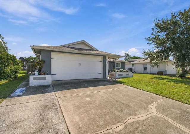 Photo 2 of Single family home for sale at 9520 Glen Moor Ln, Port Richey, FL 34668 | MLS# TB8556873 | Listing updated on 2026-10-20