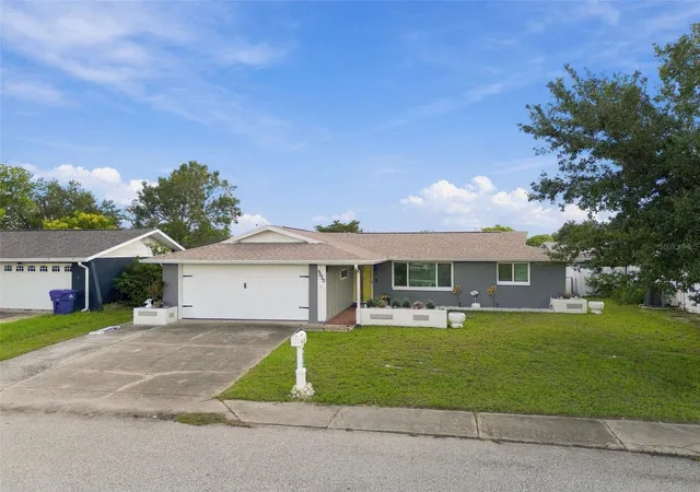Photo 3 of Single family home for sale at 9520 Glen Moor Ln, Port Richey, FL 34668 | MLS# TB8556873 | Listing updated on 2026-10-20