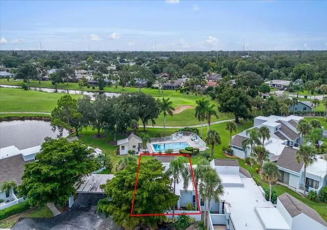 Photo 2 of Single family home for sale at 2319 Lakeside Mews #B3, Sarasota, FL 34235 | MLS# A4709149 | Listing updated on 2026-10-11