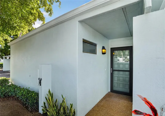 Photo 3 of Single family home for sale at 2319 Lakeside Mews #B3, Sarasota, FL 34235 | MLS# A4709149 | Listing updated on 2026-10-11