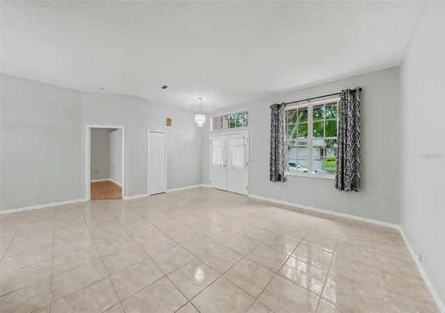 Photo 3 of Single family home for sale at 907 Brittany Park Blvd, Tarpon Springs, FL 34689 | MLS# O6448925 | Listing updated on 2026-10-10