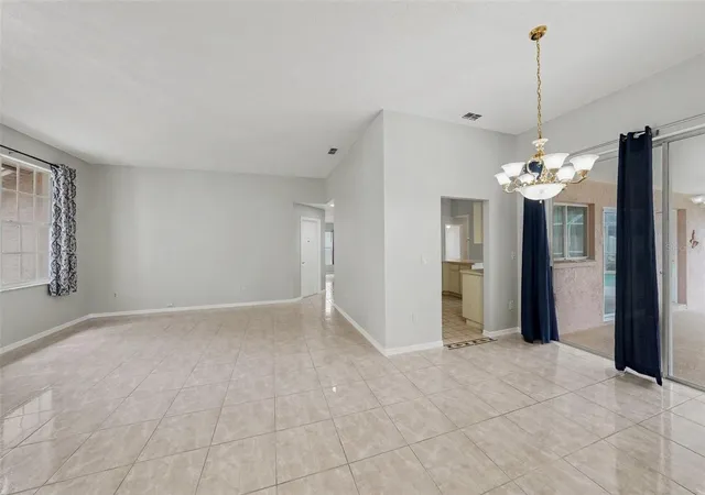Photo 4 of Single family home for sale at 907 Brittany Park Blvd, Tarpon Springs, FL 34689 | MLS# O6448925 | Listing updated on 2026-10-10