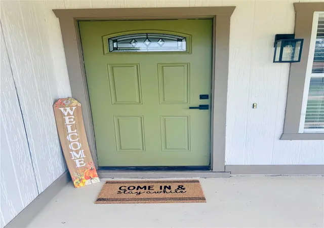 Photo 1 of Single family home for sale at 30 Sapphire Way, Ocala, FL 34472 | MLS# R4912142 | Listing updated on 2026-10-20