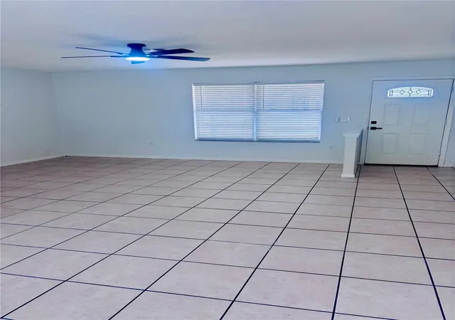 Photo 3 of Single family home for sale at 30 Sapphire Way, Ocala, FL 34472 | MLS# R4912142 | Listing updated on 2026-10-20