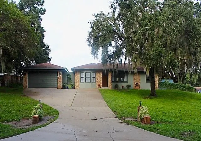 Single family home for sale at 12082 SE 61st Court, BELLEVIEW, FL 34420 | MLS# OM733807