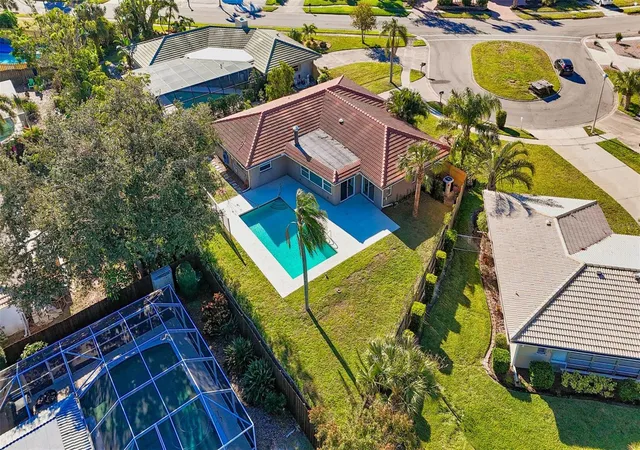 Photo 3 of Single family home for sale at 2851 Hardee Dr, Sarasota, FL 34231 | MLS# TB8556877 | Listing updated on 2026-10-10