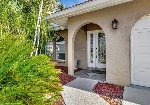 Photo 3 of Single family home for sale at 2851 Hardee Dr, Sarasota, FL 34231 | MLS# TB8556877 | Listing updated on 2026-10-10