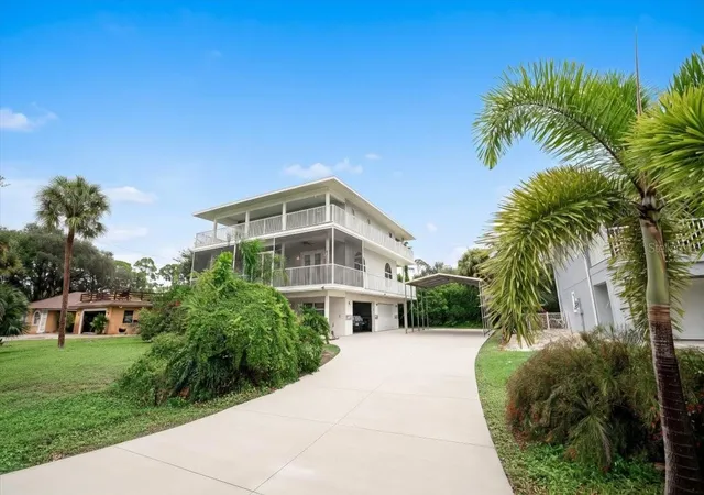 Photo 3 of Single family home for sale at 1775 Scenic Dr, Venice, FL 34293 | MLS# N6146147 | Listing updated on 2026-10-12
