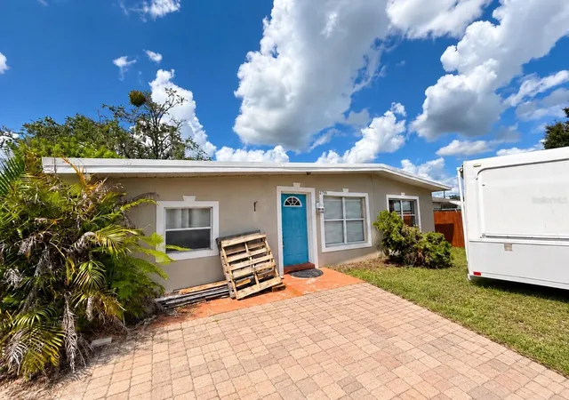 Photo 1 of Sale Pending at 2798 Tropical Lake Dr, Kissimmee, FL 34741 | MLS# TB8556878 | Listing updated on 2026-10-29