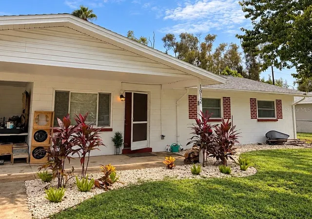 Single family home for sale at 1912 W Skyline Dr, CLEARWATER, FL 33763 | MLS# TB8556879