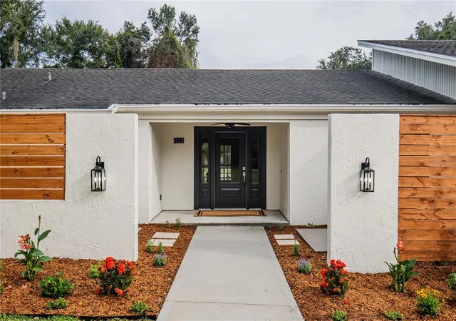 Photo 1 of Single family home for sale at 832 Brookwood Dr, Lakeland, FL 33813 | MLS# P4940123 | Listing updated on 2026-10-10