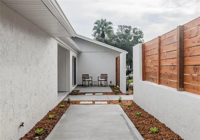 Photo 2 of Single family home for sale at 832 Brookwood Dr, Lakeland, FL 33813 | MLS# P4940123 | Listing updated on 2026-10-10
