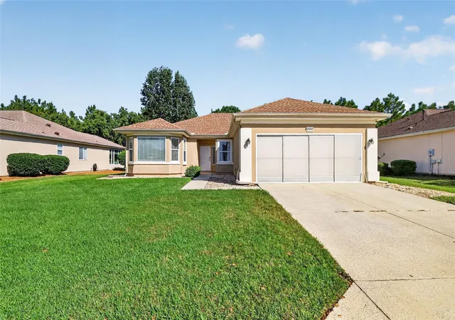 Single family home for sale at 13143 SE 97th Terrace Rd, SUMMERFIELD, FL 34491 | MLS# OM733809