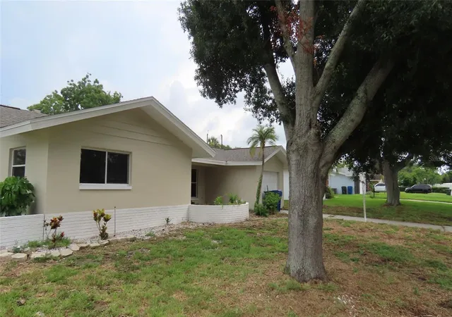 Photo 1 of Single family home for sale at 12713 137th Lane, Largo, FL 33774 | MLS# TB8556881 | Listing updated on 2026-10-10