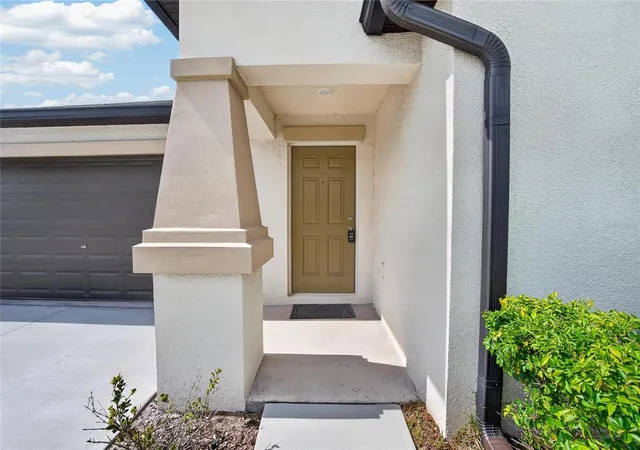 Photo 3 of Single family home for sale at 5487 Blue Azure Dr, Wimauma, FL 33598 | MLS# TB8556884 | Listing updated on 2026-10-11