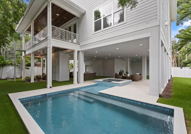 Photo 1 of Single family home for sale at 2312 S Occident St, Tampa, FL 33629 | MLS# TB8556886 | Listing updated on 2026-10-22