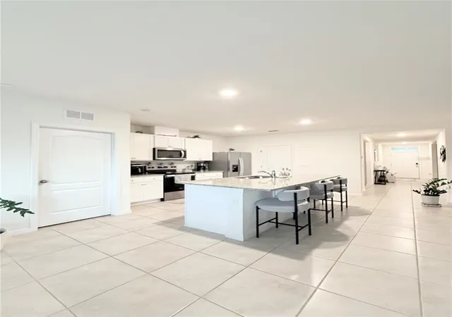 Photo 4 of Single family home for sale at 2105 Corso Dr, Lake Alfred, FL 33850 | MLS# S5159294 | Listing updated on 2026-10-15