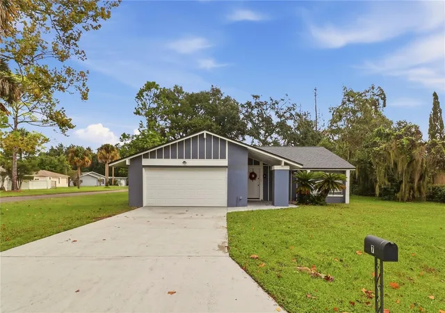 Photo 1 of Single family home for sale at 7 Carr Ln, Palm Coast, FL 32137 | MLS# FC322035 | Listing updated on 2026-10-12